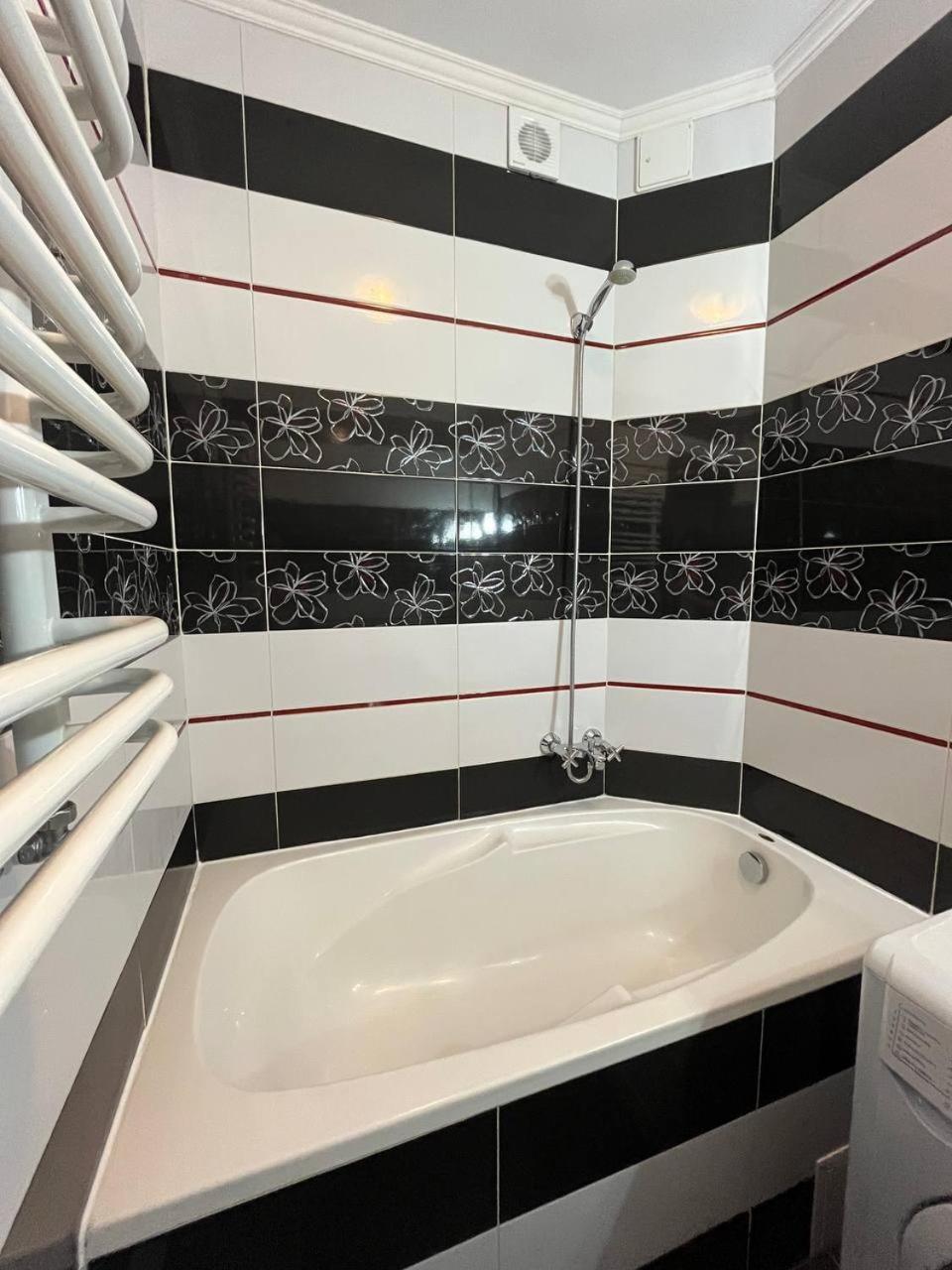 Shpytalna Apartments Λβιβ Εξωτερικό φωτογραφία